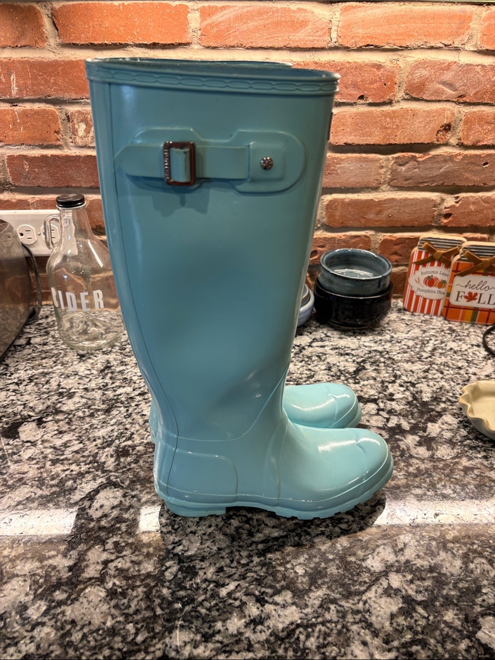 Hunter rain boots   
Super cute. I just want shorter ones. :) - Picture 3 of 7